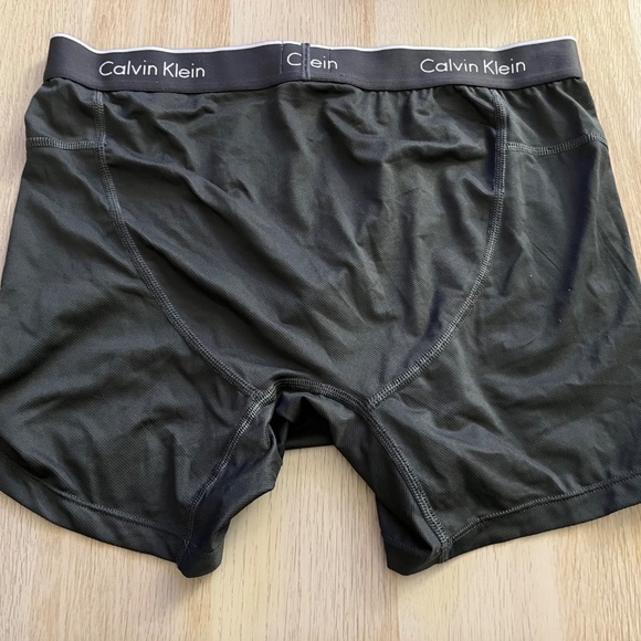 Calvin Klein L boxer briefs - Picture 2 of 3